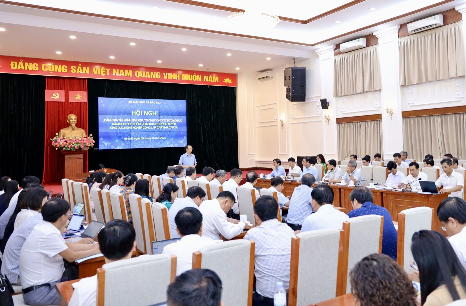 nlntv-hop-bao-1785988970.JPG