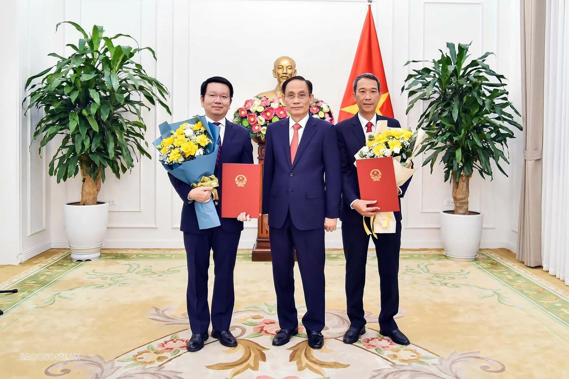 bo-nhiem-nhan-su-lanh-dao-moi-tai-bo-ngoai-giao-bo-van-hoa-the-thao-va-du-lich-02-1787112496.webp