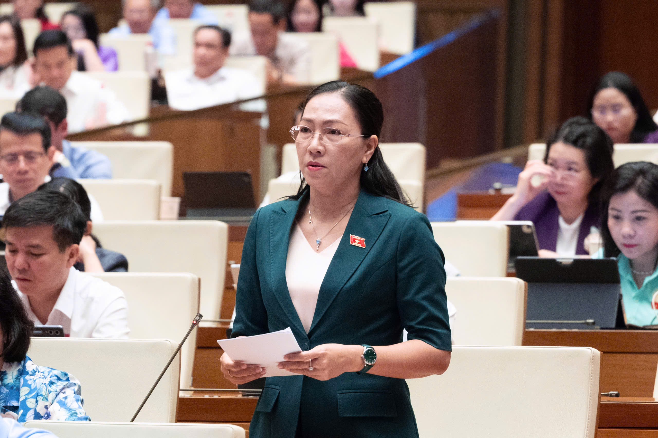 dbyen-nhi-1787212293.jpg