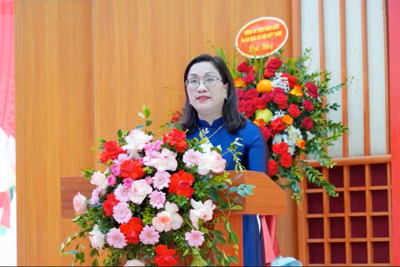 ba-dinh-thi-mai-giu-chuc-pho-chu-tich-vien-han-lam-khoa-hoc-xa-hoi-viet-nam-02-1788485229.jpg