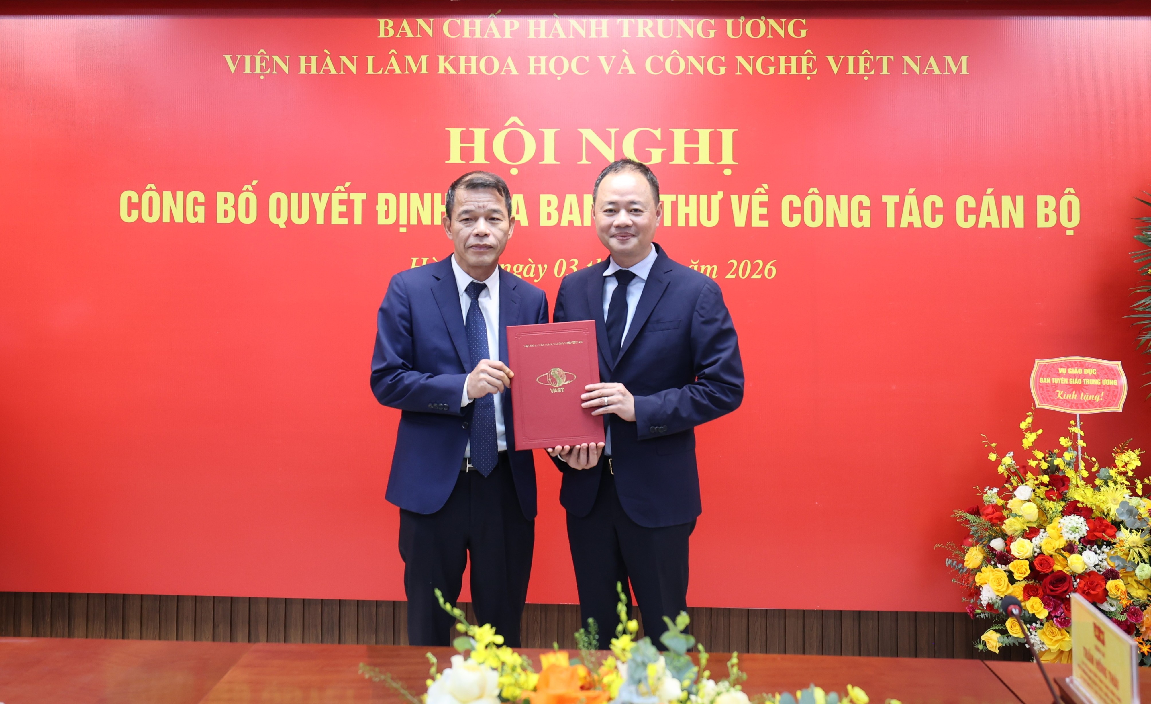 tien-si-53-tuoi-lam-pho-chu-tich-vien-han-lam-khoa-hoc-va-cong-nghe-01-1788484408.jpg