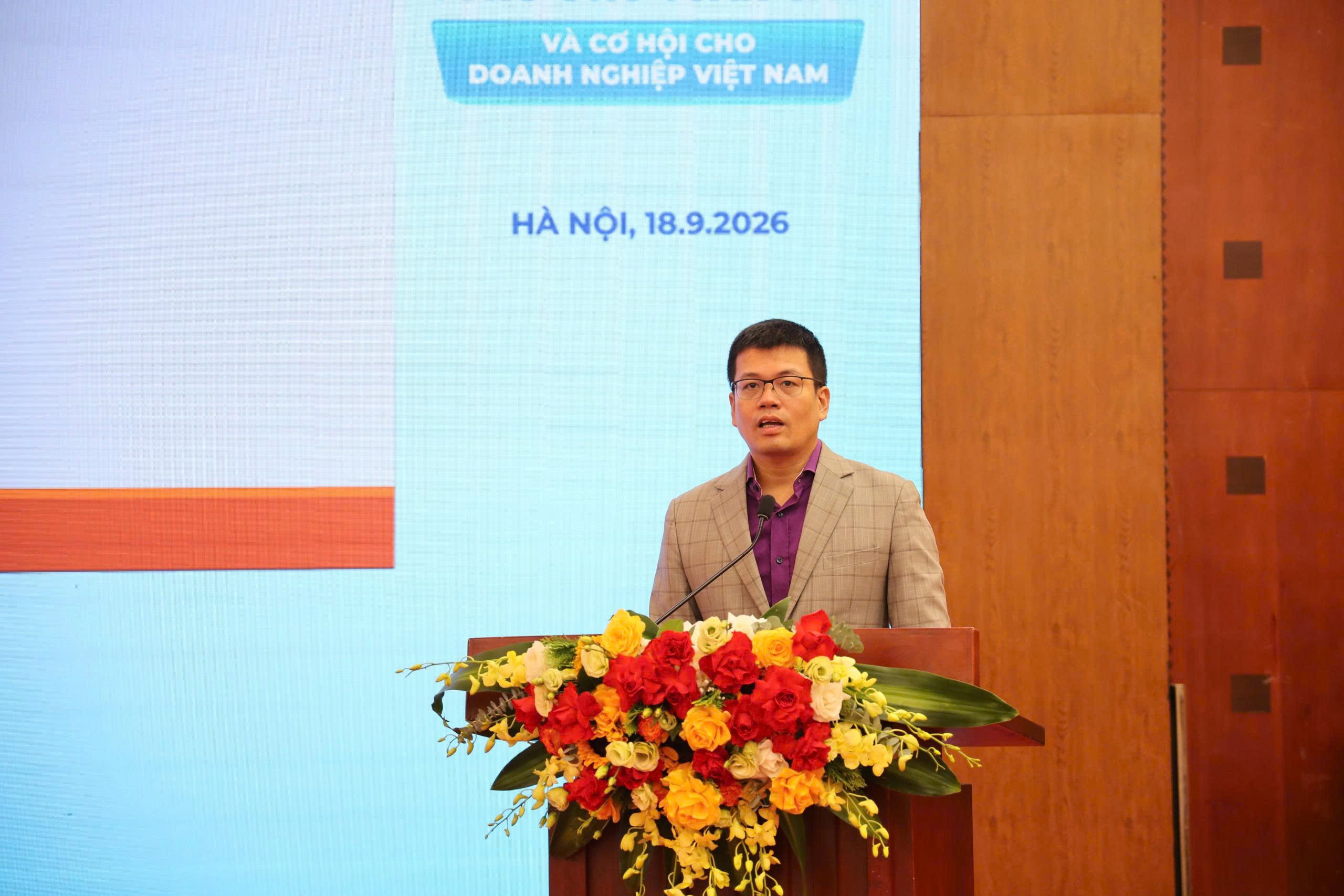 anh-2-truong-phong-nghien-cuu-tong-hop-va-hoi-nhap-quoc-te-vien-nghien-cuu-chinh-sach-va-chien-luoc-nguyen-anh-duong-chia-se-thong-tin-tai-dien-dan-1789826530.jpg