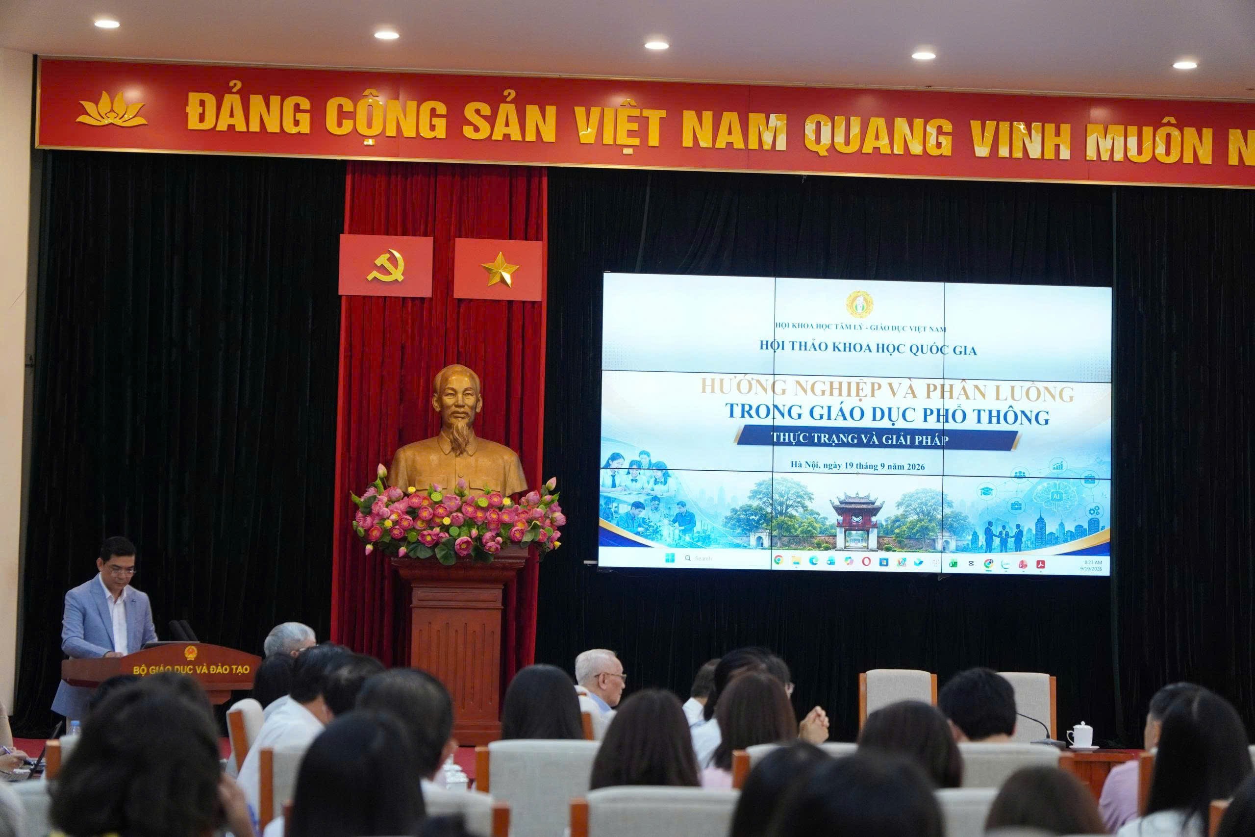 xay-dung-he-sinh-thai-huong-nghiep-trong-ky-nguyen-so-01-04-1789830570.jpg
