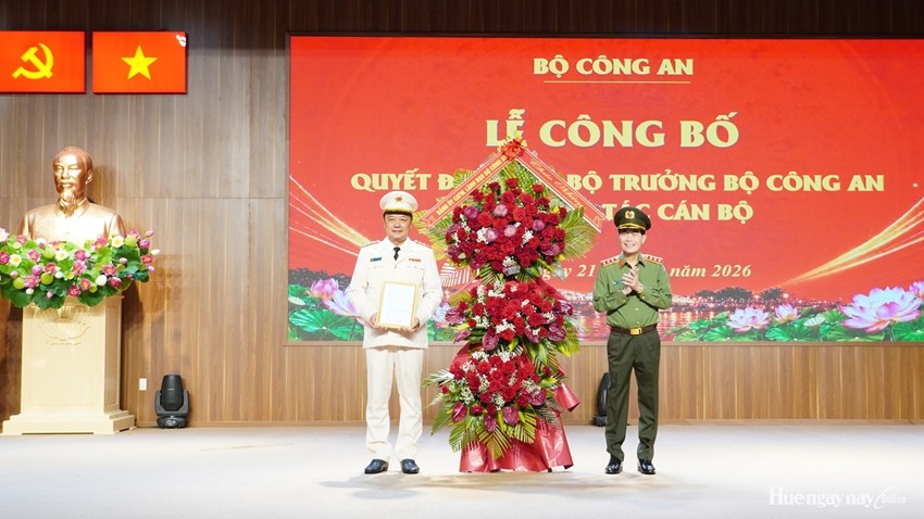 dai-ta-nguyen-dinh-duong-giu-chuc-giam-doc-cong-an-tp-hue-01-1789976423.jpg