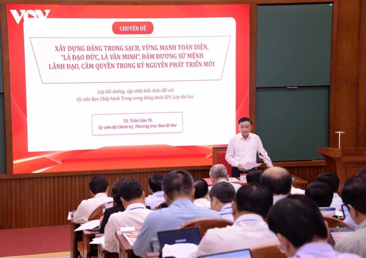 tran-cam-tu-xay-dung-dang-1-1-1790120640.webp