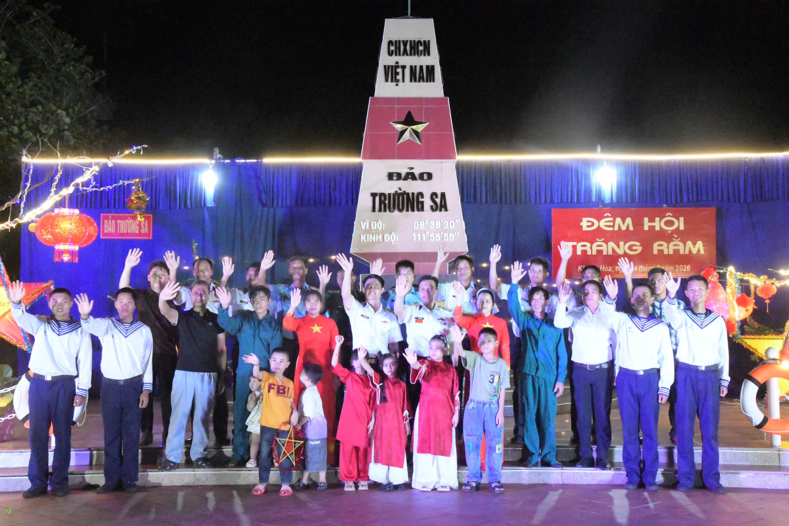 can-bo-chien-si-nhan-dan-dao-truong-sa-gui-loi-chuc-mung-trung-thu-den-thieu-nhi-ca-nuoc-1790303819.jpg