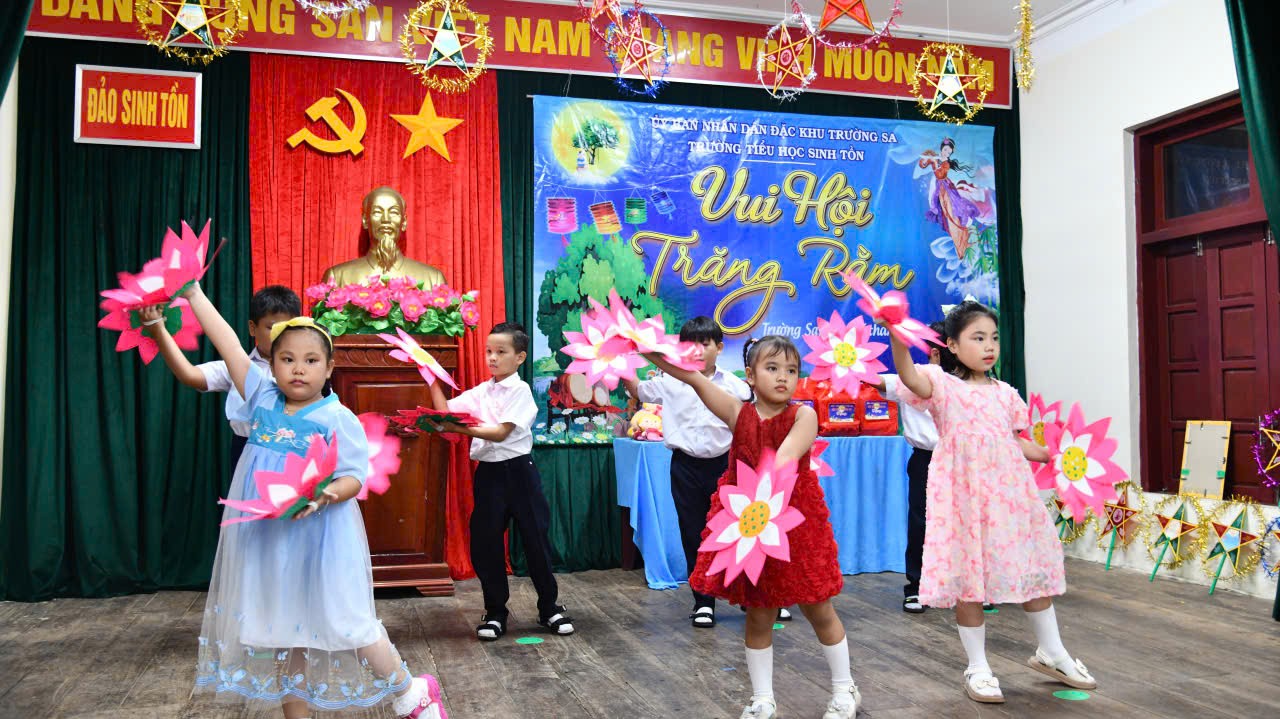 tiet-muc-van-nghe-do-cac-chau-thieu-nhi-dao-sinh-ton-bieu-dien-1790304483.jpg