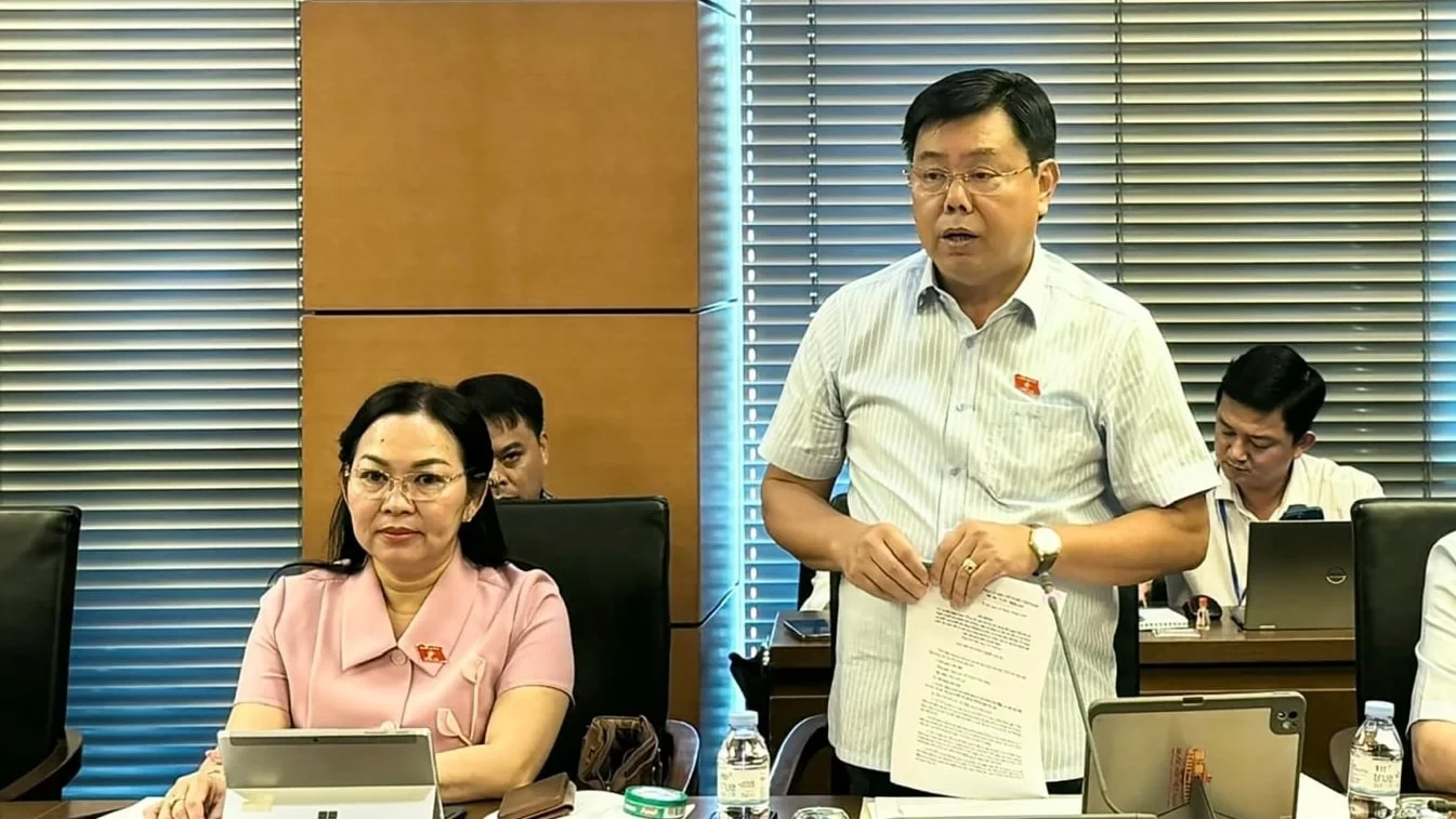 061318053515bo-truong-bo-noi-vu-0532-1792549965.webp
