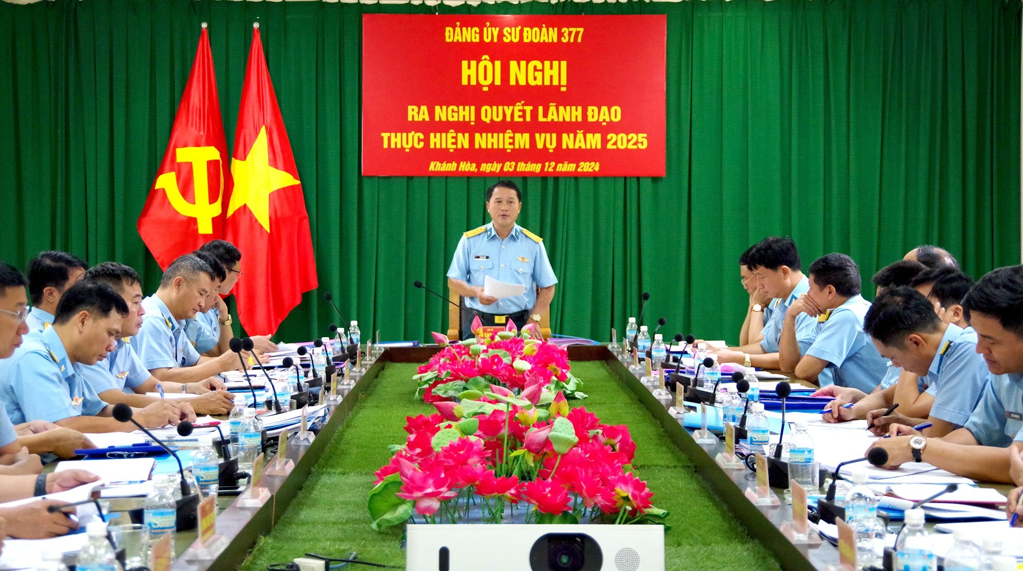anh-1-dai-ta-vu-cao-thep-bi-thu-dang-uy-chinh-uy-su-doan-377-chu-tri-hoi-nghi-dang-uy-ra-nqld-thuc-hien-nhiem-vu-nam-2025-1733995525.jpg