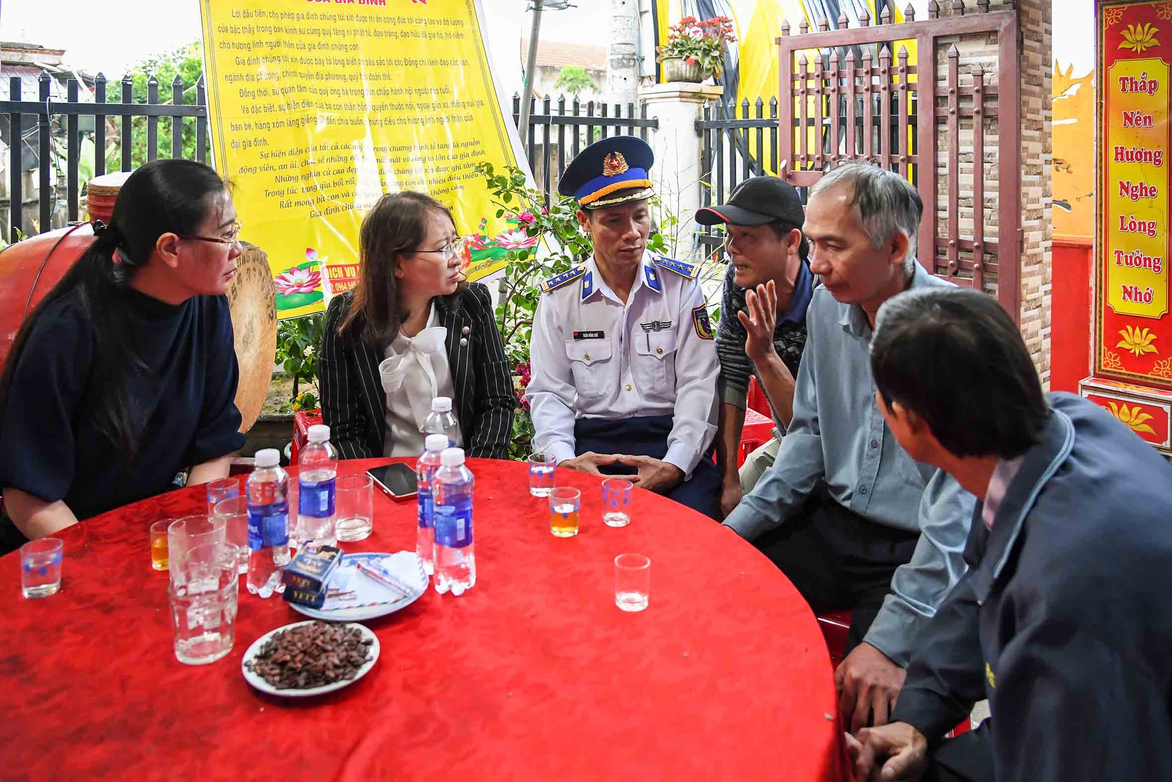 Lãnh đạo tỉnh Quảng Ngãi và Vùng Cảnh sát biển 2 thăm, hỗ trợ các nạn nhân trong vụ tai nạn giao thông đặc biệt nghiêm trọng ở Quảng Nam