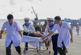 Những giọt máu hồng cứu người giữa trùng khơi