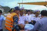 Vùng 4 Hải quân bàn giao 32 ngư dân gặp nạn trên biển cho địa phương
