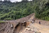 Không khí lạnh gây mưa lớn ở Bắc Bộ, 7 tỉnh được cảnh báo lũ quét và sạt lở