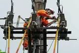 Điện lực Quảng Ninh khẩn trương khôi phục cấp điện, giúp người dân Móng Cái 2 sớm ổn định cuộc sống sau bão