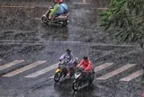 Dự báo thời tiết ngày 18/7: Bắc Bộ và miền Trung nắng nóng, chiều tối nhiều nơi có mưa dông
