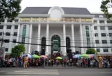 Điểm chuẩn gần 30, thủ khoa vẫn khó vào Đại học Sư phạm TP.HCM
