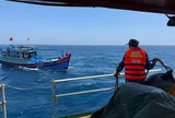 Tàu 950, Vùng 4 Hải quân cứu kéo tàu cá cùng 13 ngư dân gặp nạn trên biển