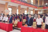 Trường Đại học Sao Đỏ trao bằng cho 136 tân cử nhân, mở rộng hợp tác doanh nghiệp ngay trong lễ bế giảng