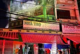 Cháy nhà gần chợ Đầm - Nha Trang, lực lượng phòng cháy chữa cháy khẩn trương dập lửa