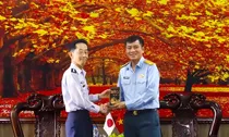 Tham mưu trưởng Lực lượng tự vệ trên không Nhật Bản thăm và làm việc tại Tiểu đoàn 64