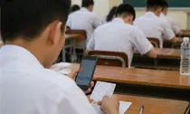 Khánh Hòa rà soát trách nhiệm cán bộ coi thi sau vụ thí sinh mang điện thoại vào phòng thi
