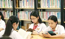 Nhiều địa phương tự chi ngân sách để học sinh được mượn sách giáo khoa miễn phí