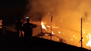 Video: Cháy lớn thiêu rụi 3 con tàu đang neo đậu trong cảng ở Quảng Ninh