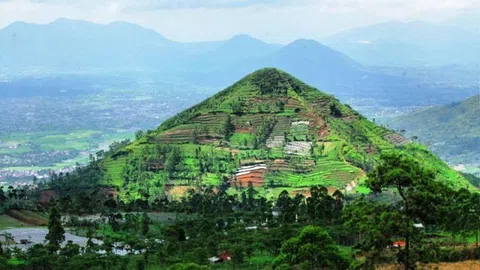 Bí ẩn Gunung Padang – kim tự tháp 20.000 năm tuổi cổ nhất Trái đất