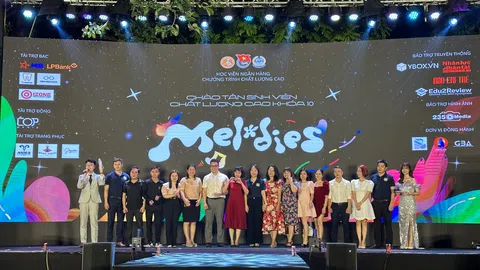 Sôi động Đại nhạc hội chào tân sinh viên chất lượng cao Melodies 2023