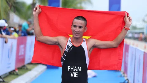 SEA Games 31: Tiến Sản - VĐV 'tay ngang' giành HCV đầu tiên của Duathlon Việt Nam