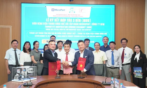 Bệnh viện Trung ương Huế hợp tác thành lập Trung tâm đào tạo phẫu thuật Robot Việt Trung đầu tiên tại Việt Nam