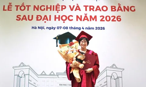 Nữ giảng viên Trường Đại học Y - Dược Huế được vinh danh tân tiến sĩ có thành tích xuất sắc tại Trường Đại học Y Hà Nội
