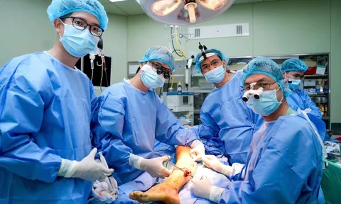 Bệnh viện Trung ương Huế thực hiện thành công ca phẫu thuật điều trị u ác tính xương hàm cho bệnh nhân 14 tuổi