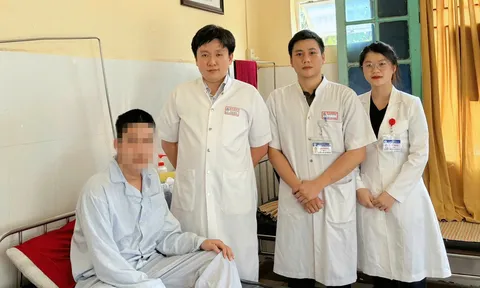 Huế: 3 bàn chải đánh răng nằm trong đường tiêu hóa của nam thanh niên