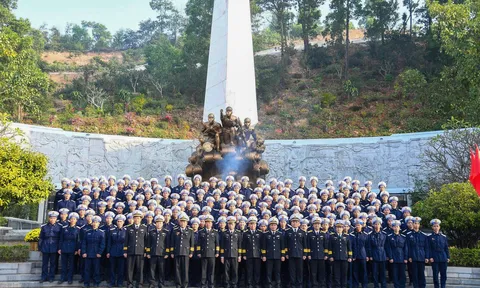 Lữ đoàn 126 Hải quân gặp mặt chúc mừng Hạ sĩ quan-binh sĩ xuất ngũ năm 2026