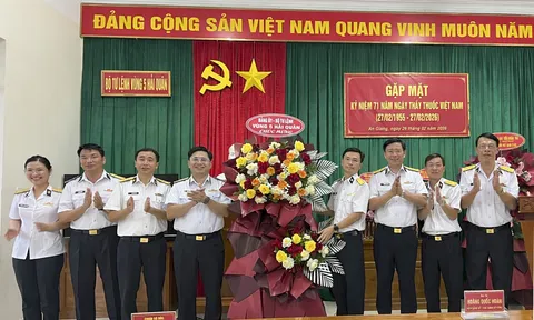 Nâng cao chất lượng khám, chữa bệnh cho bộ đội và Nhân dân