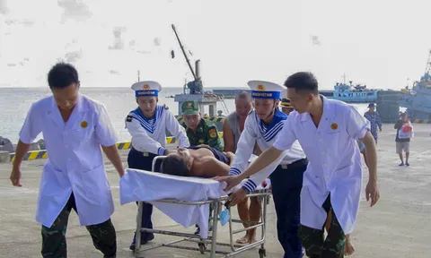 Những giọt máu hồng cứu người giữa trùng khơi