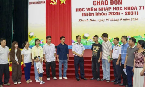 Ngày đầu hành trình khoác màu áo biển của Học viên khóa 71 Học viện Hải quân