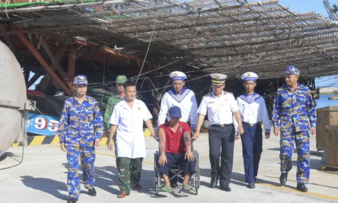 Giữa trùng khơi, Trường Sa luôn là điểm tựa vững chắc của ngư dân