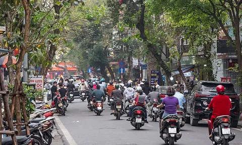 Hà Nội đề xuất hỗ trợ người dân chuyển đổi xe xăng sang xe điện trong vùng phát thải thấp
