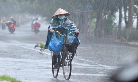 Dự báo thời tiết 17/5: Nhiều khu vực mưa dông, cảnh báo lốc sét và gió giật mạnh Hoặc: