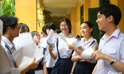Cuộc đua vào lớp 10 chuyên TP.HCM nóng lên với gần 13.000 thí sinh