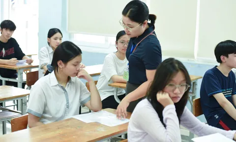 Câu toán cuối đề thi lớp 10 Hà Nội: Thí sinh đặt sai điều kiện bị trừ bao nhiêu điểm?