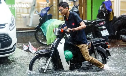 Miền Bắc mưa rất to đến 250mm, miền Trung tiếp tục nắng nóng trên 38°C