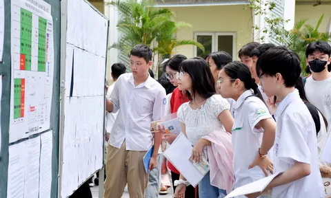 Sát điểm chuẩn, nhiều thí sinh Hà Nội chờ kết quả phúc khảo