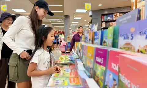 TP.HCM mở rộng lựa chọn sách giáo khoa cho học sinh trước năm học mới