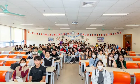 Dự báo điểm chuẩn đại học 2026: Khối kỹ thuật, xã hội hạ nhiệt, ngành sức khỏe có thể tăng