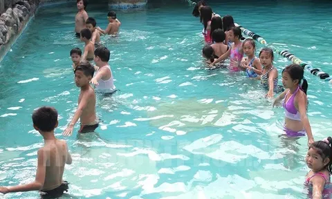 TP.HCM dự kiến hỗ trợ chi phí học bơi và đưa đón học sinh