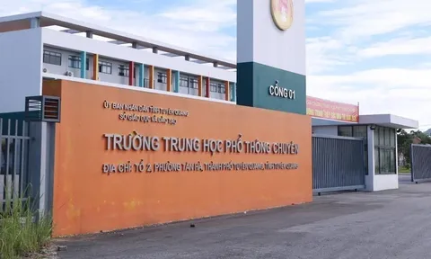 ĐH Y Hà Nội đưa thí sinh Chuyên Tuyên Quang trở lại xét tuyển đại học