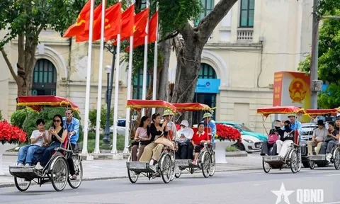 Hà Nội nắng nóng trong ngày 3/9, nhiệt độ có nơi vượt 36 độ C